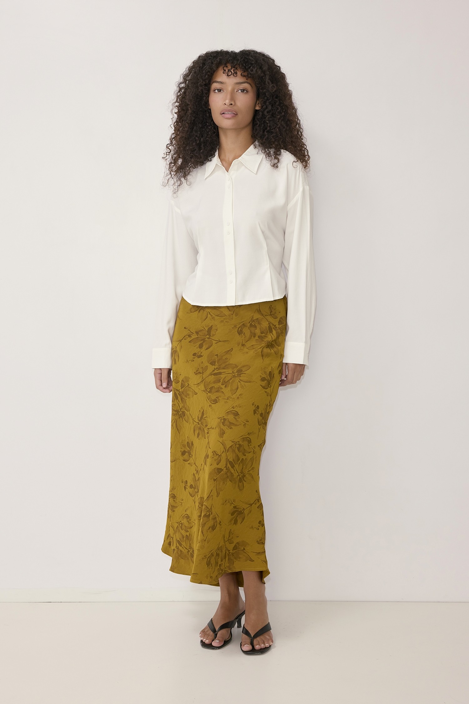 TMR2023-WHITE