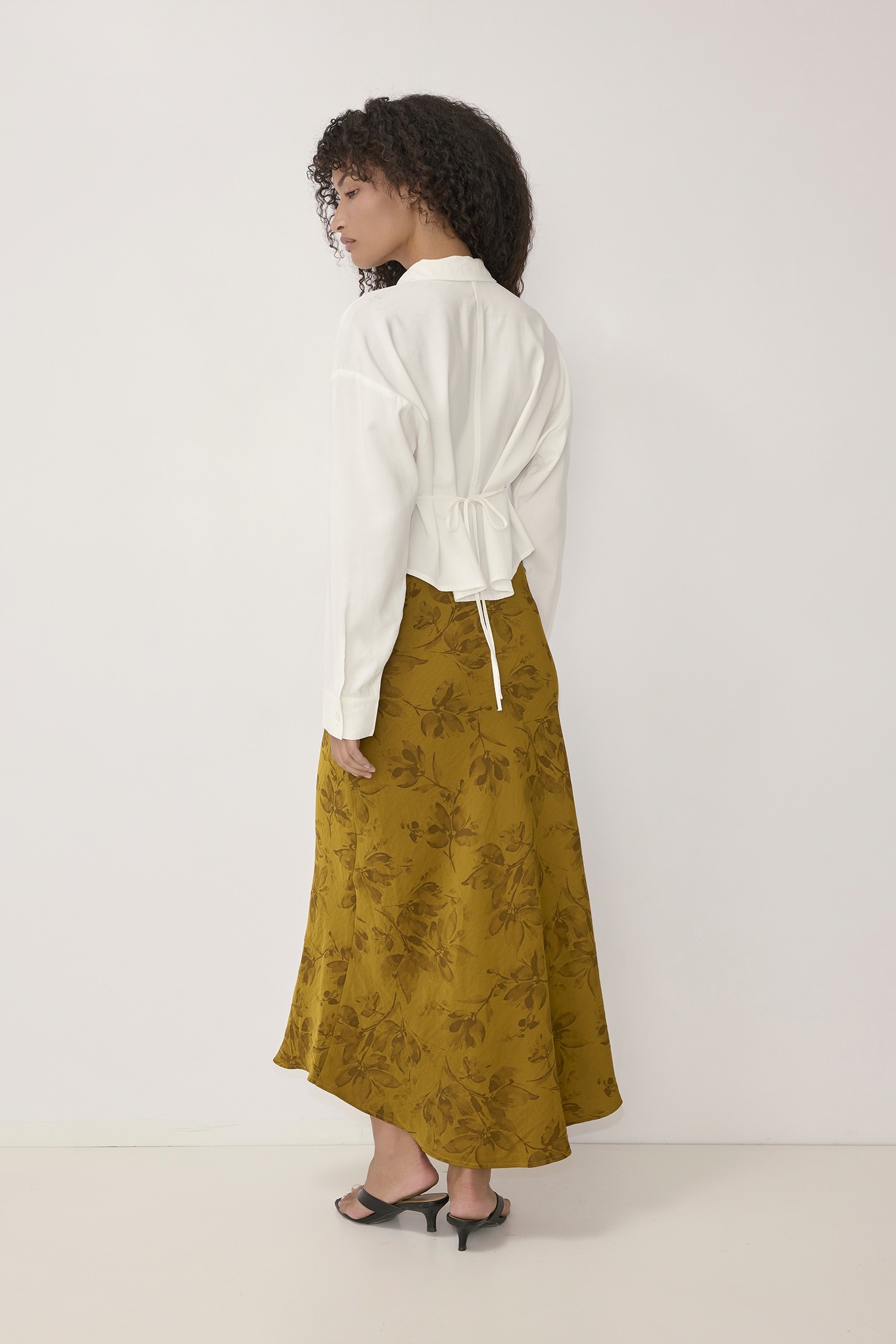 TMR2023-WHITE