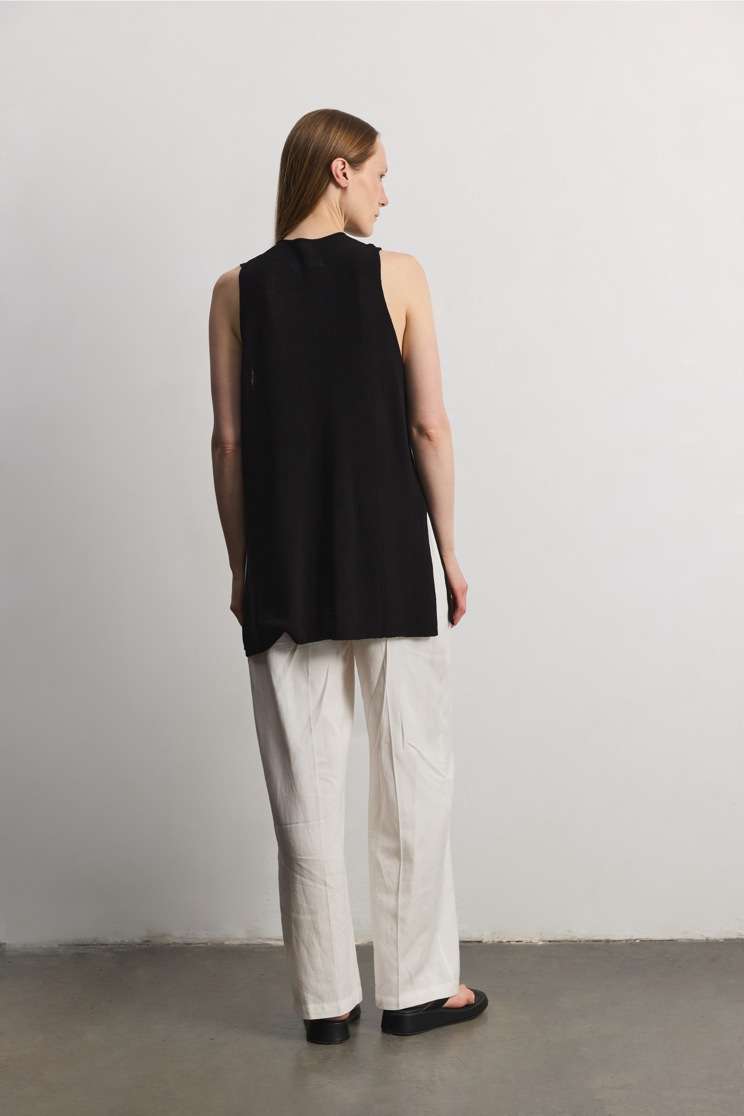 TR3588-BLACK