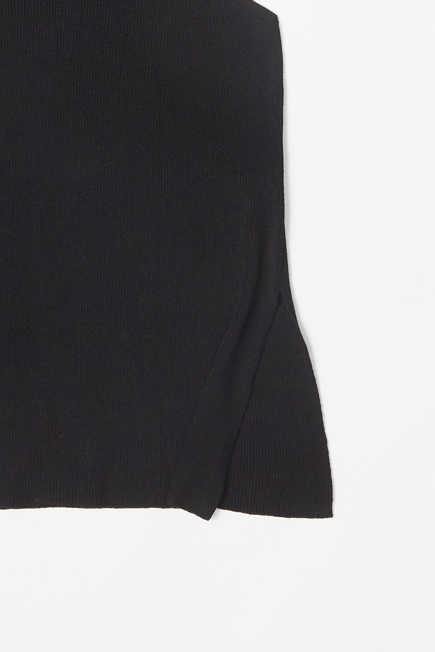 TR3588-BLACK
