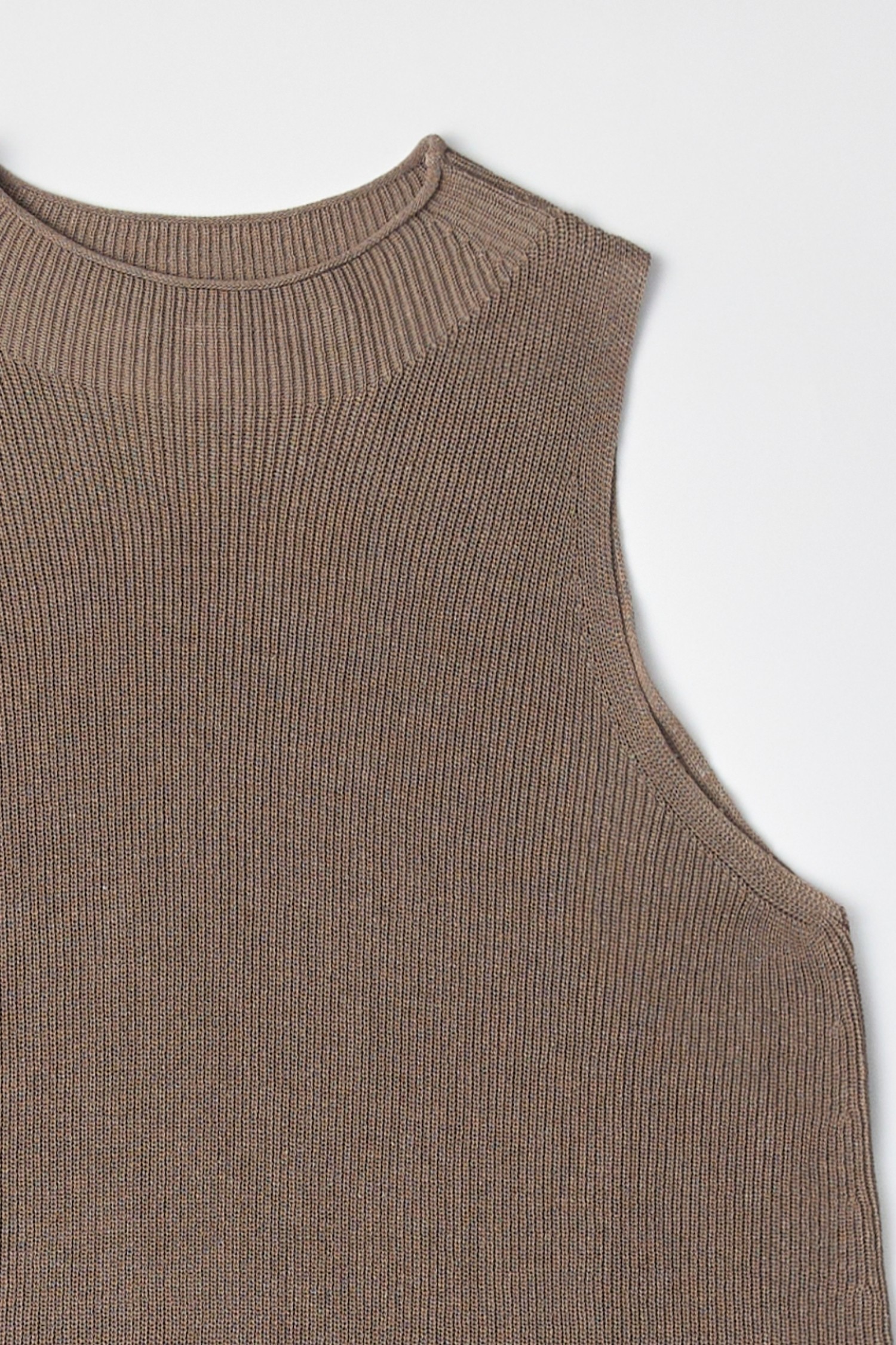 TR3588-TAUPE