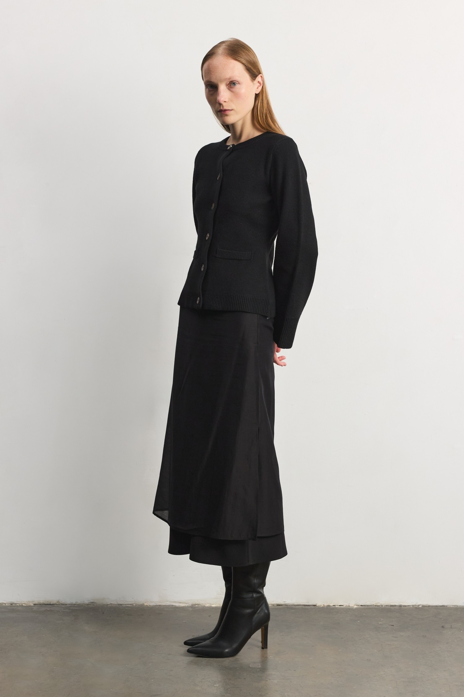 TR3632.-BLACK