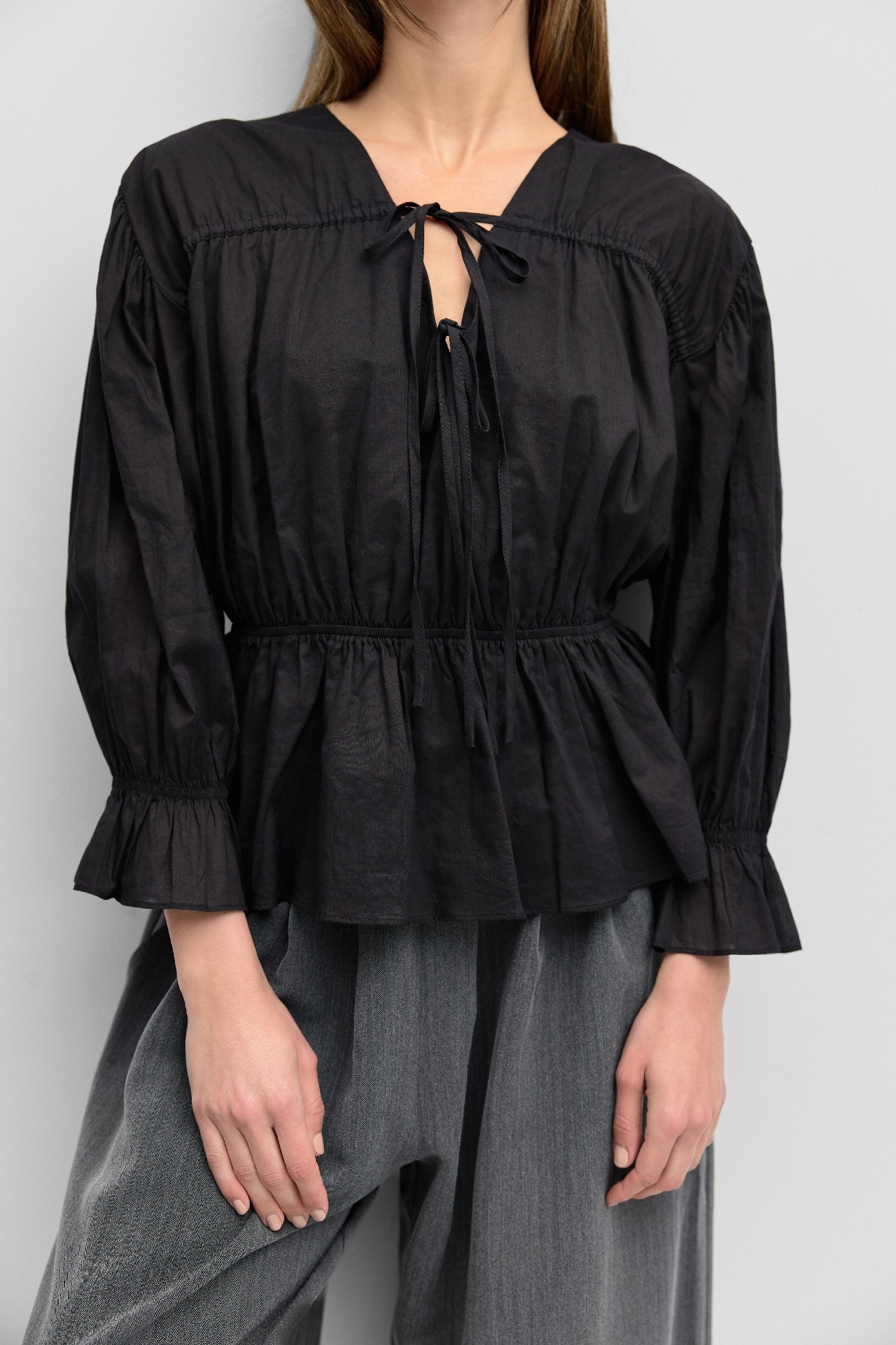 TR3664.-BLACK