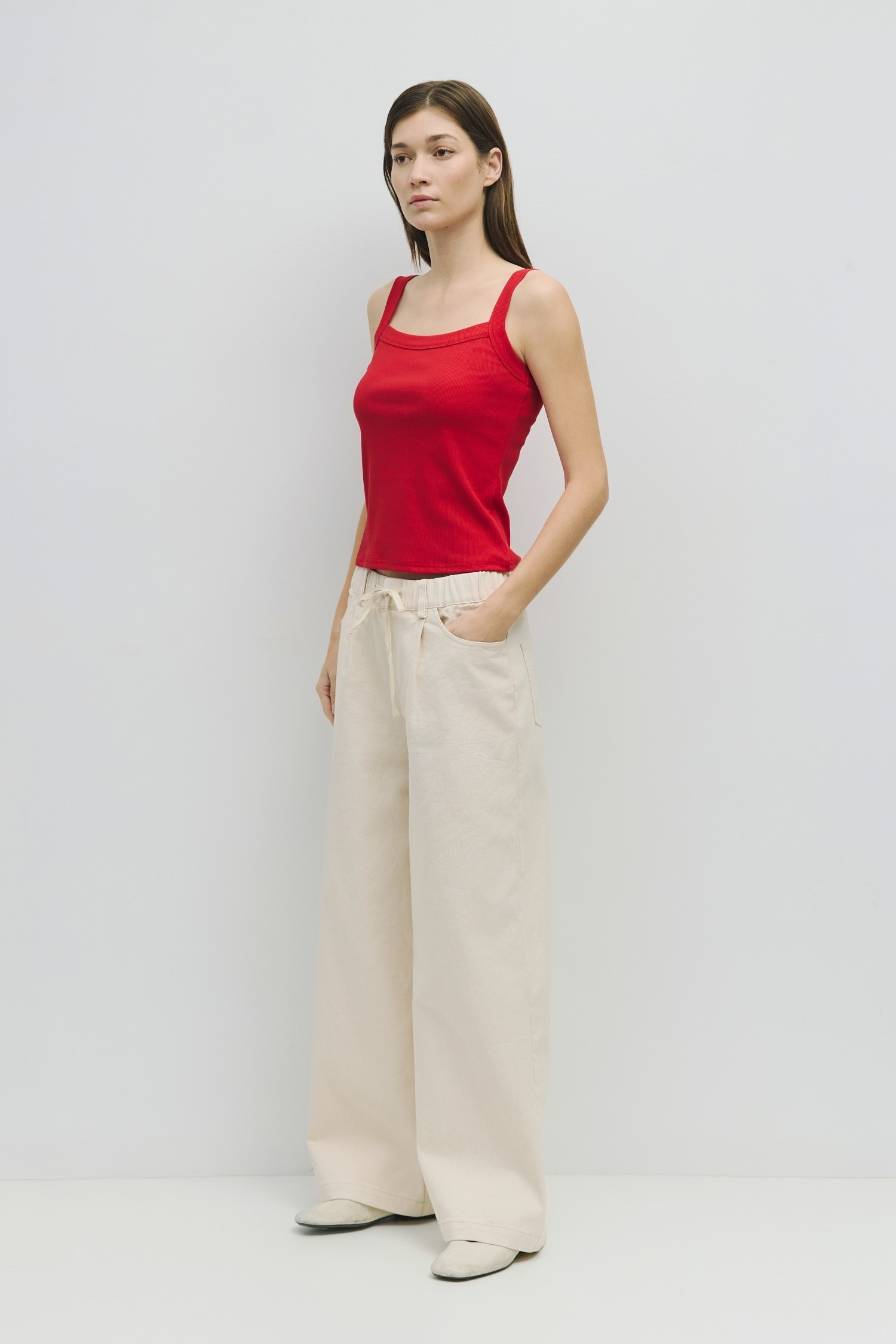 TR3667.-RED