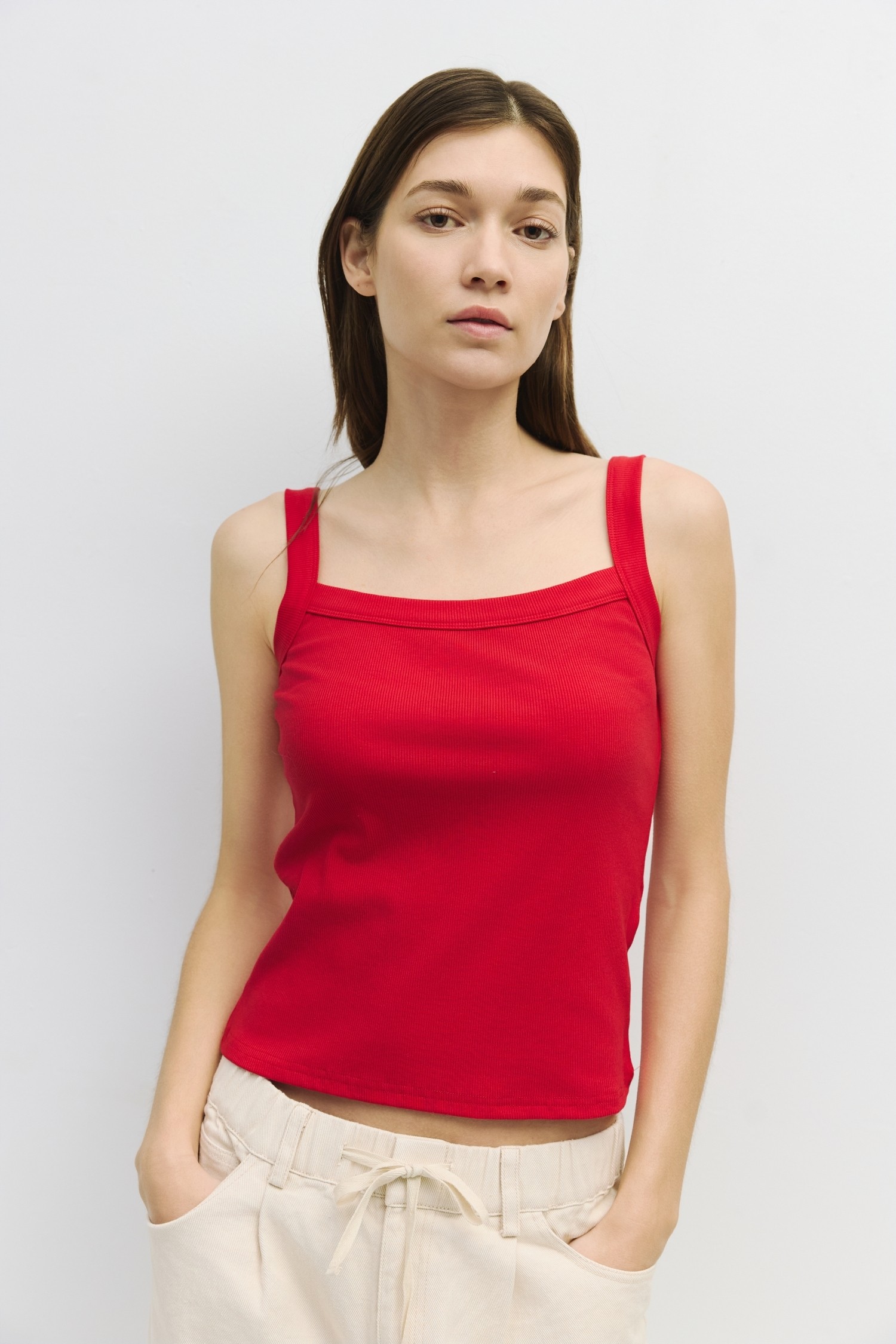TR3667.-RED