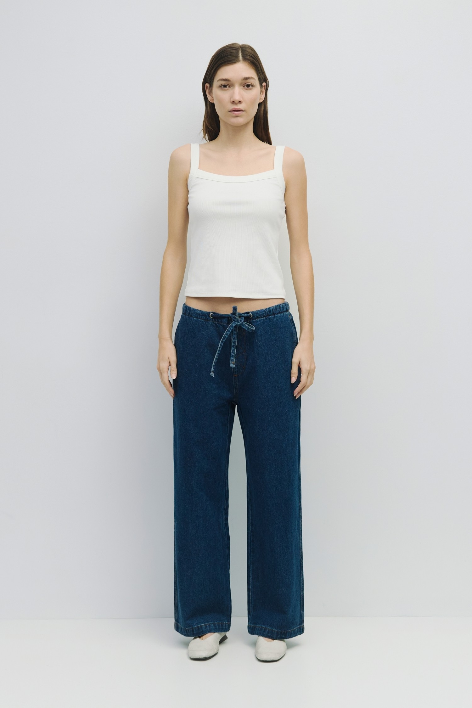 TR3667.-WHITE
