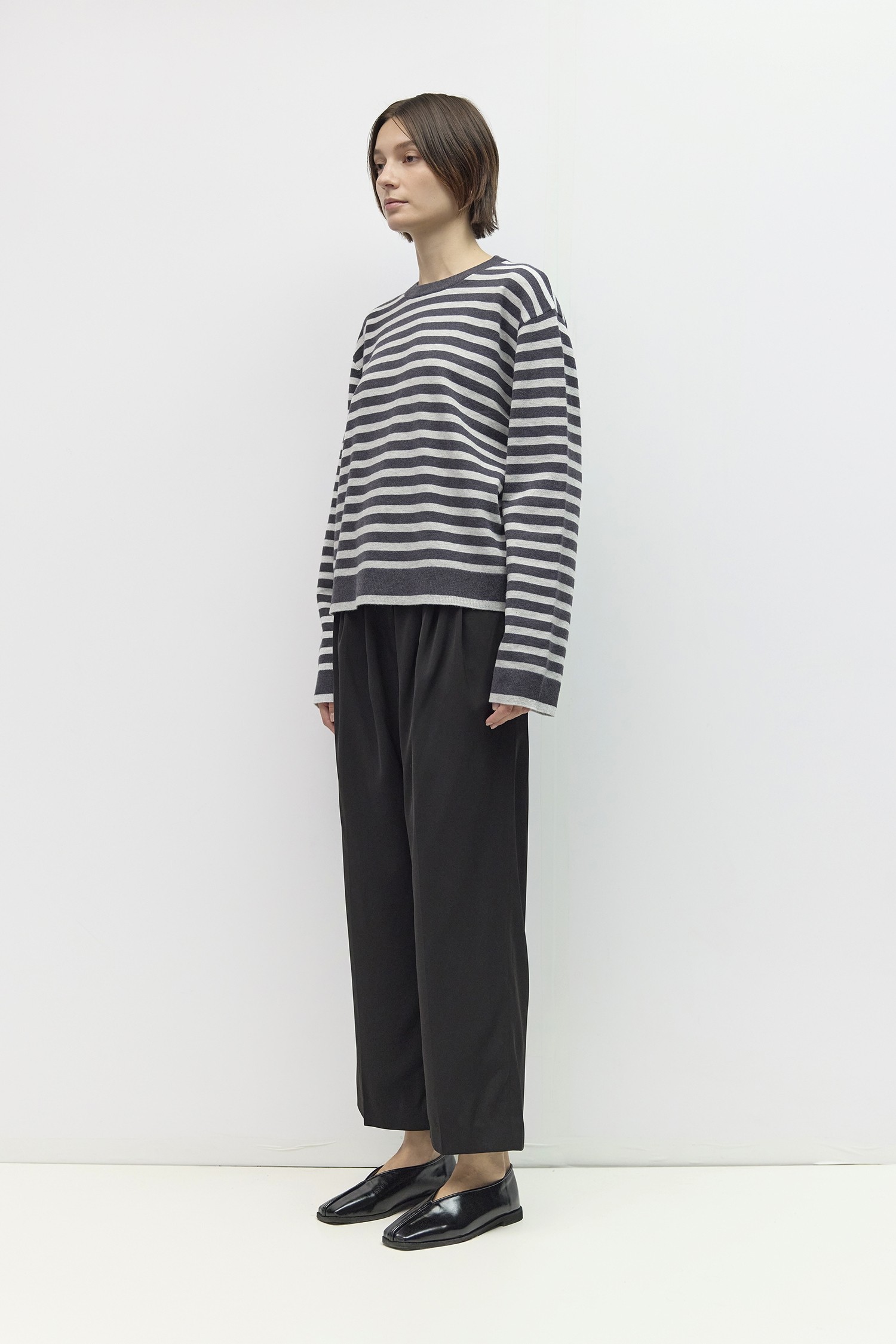 TR3800.-NAVY-H GREY