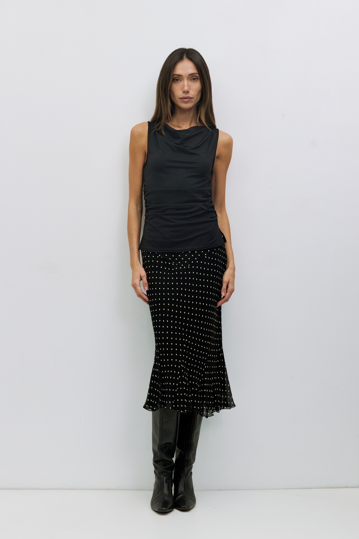TR3808.-BLACK