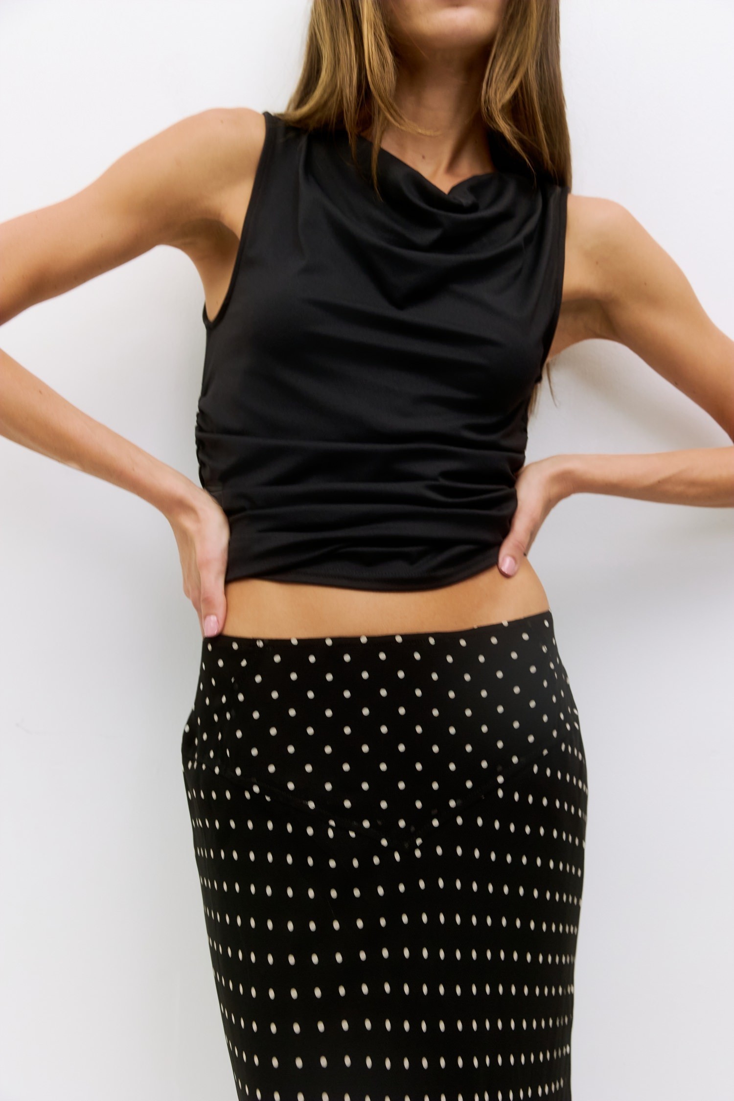 TR3808.-BLACK