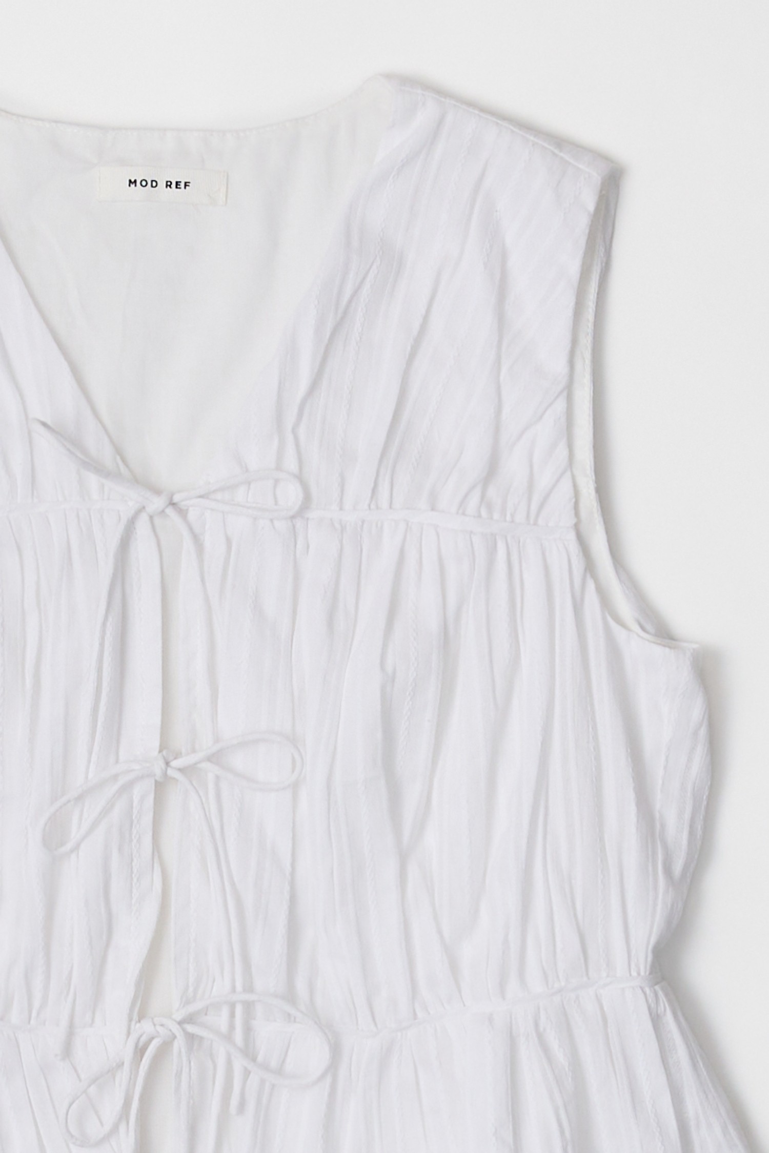 TR3863.-WHITE