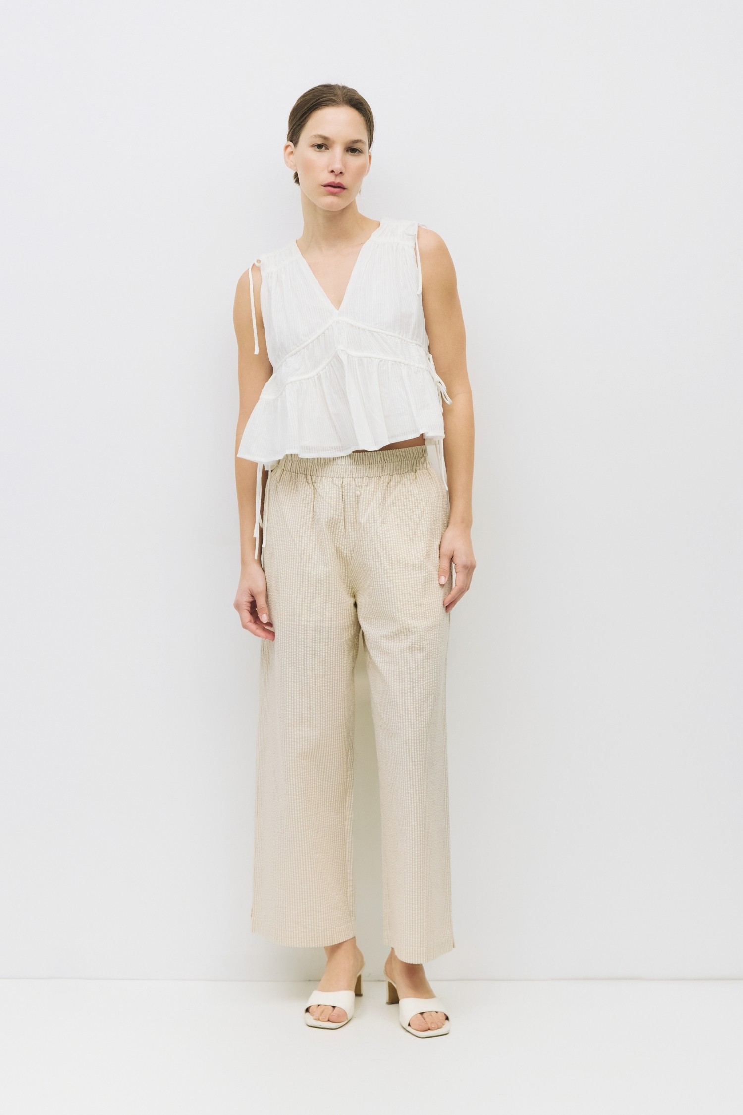 TR3928-WHITE