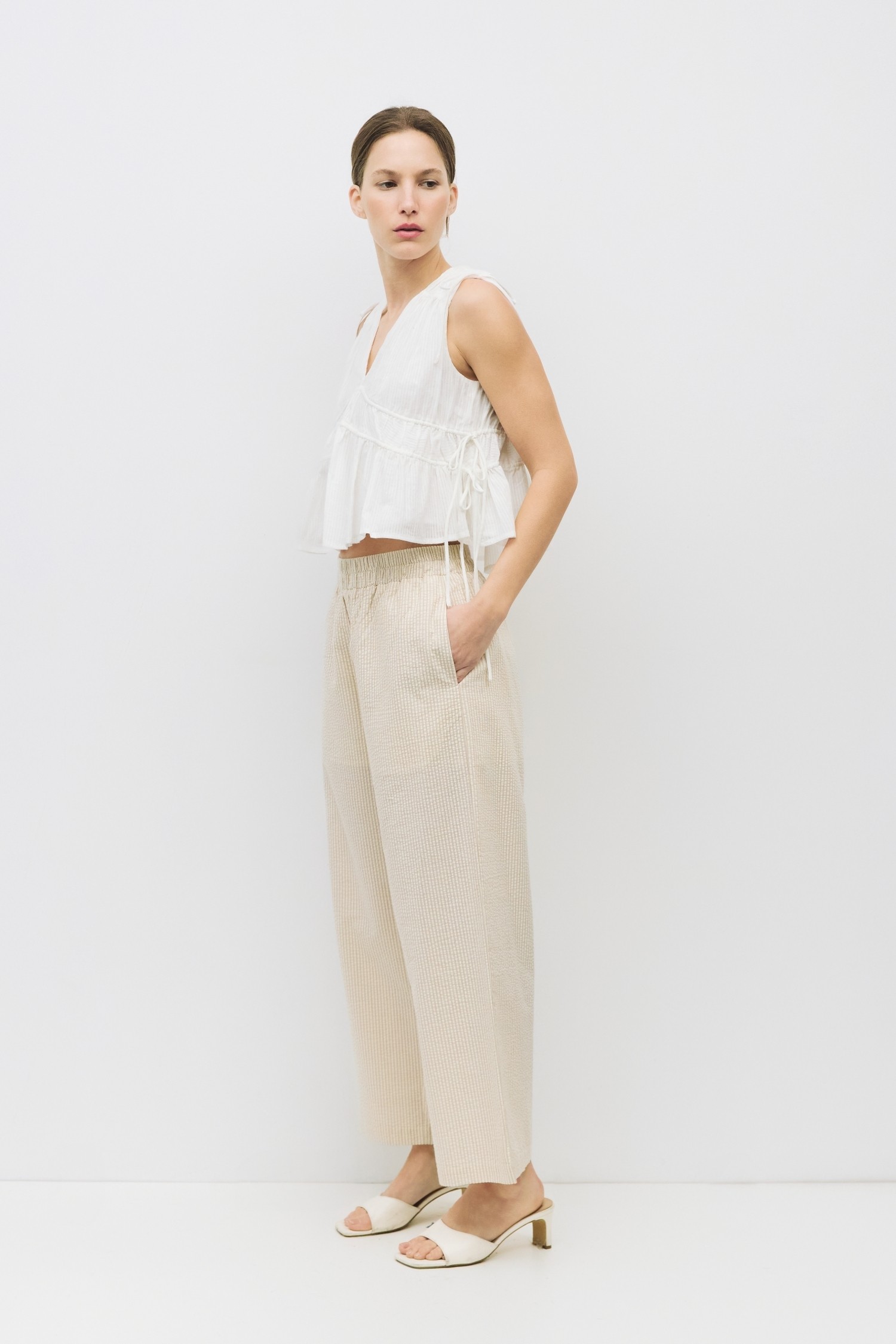 TR3928-WHITE