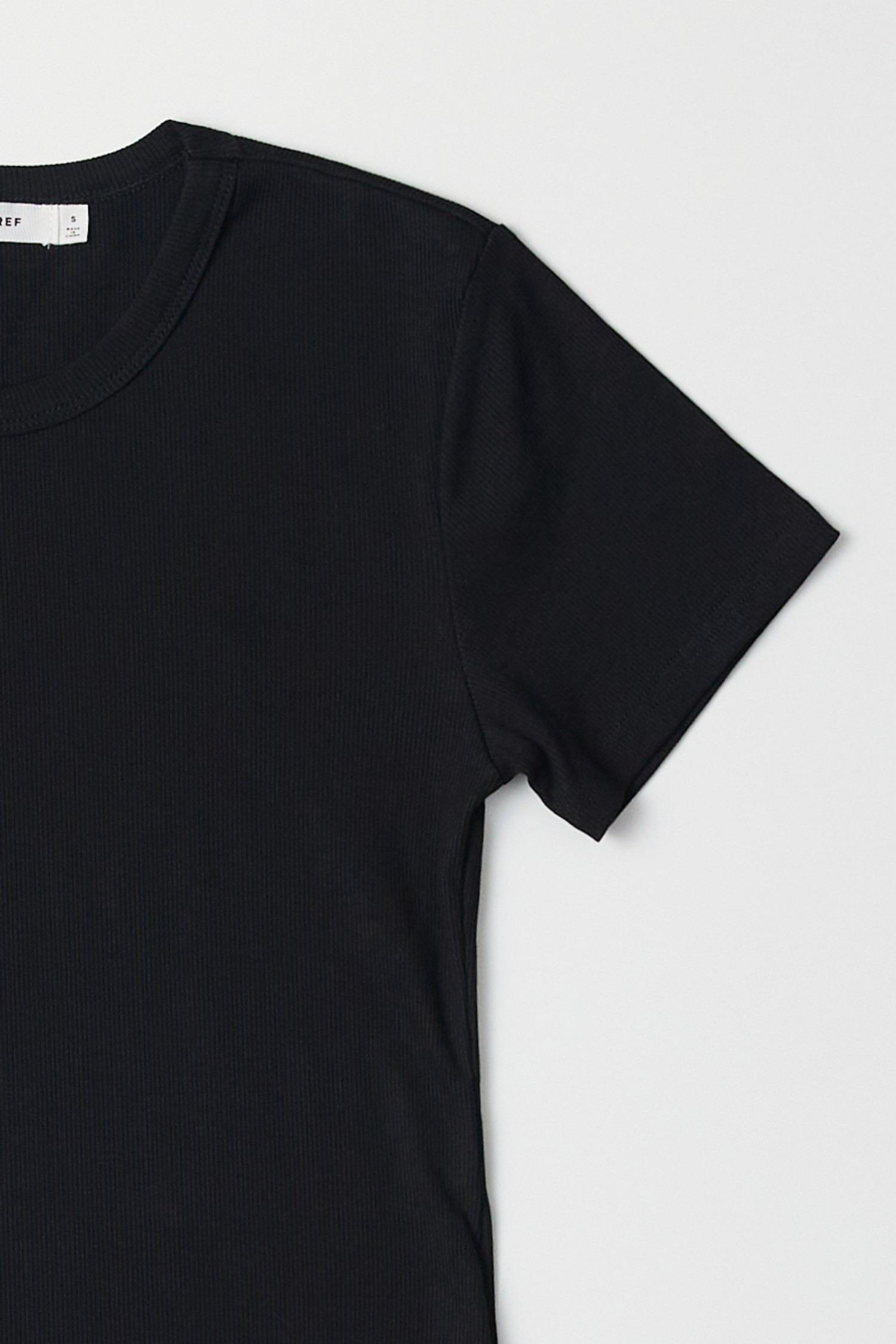 TR3942.-BLACK